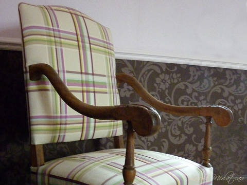 fauteuil de style <b>Louis XIII</b>